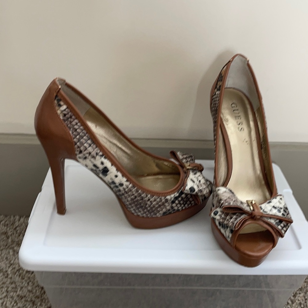 Guess Snakeskin print heels